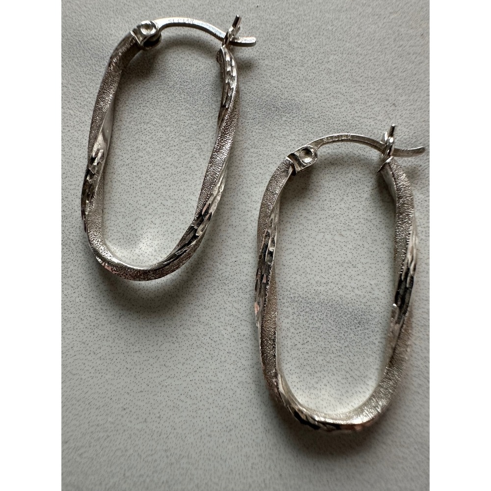 SLC 14K White Gold Twisted Oval Hoop Earrings Textured Diamond Cut 1.31g